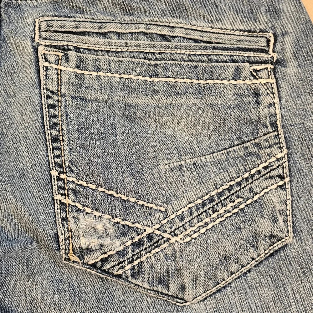 BKE Denim Aiden Straight Distressed Jeans Mens 31L Medium Wash ABM2512